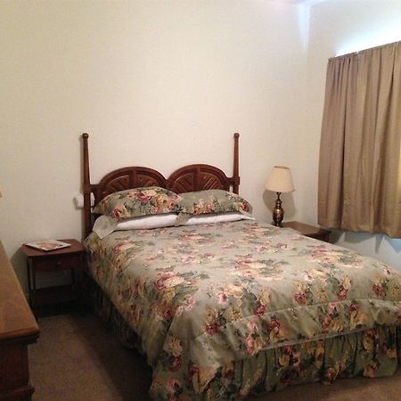 Отель Pleasant Grove Farm Llc Lyons Экстерьер фото