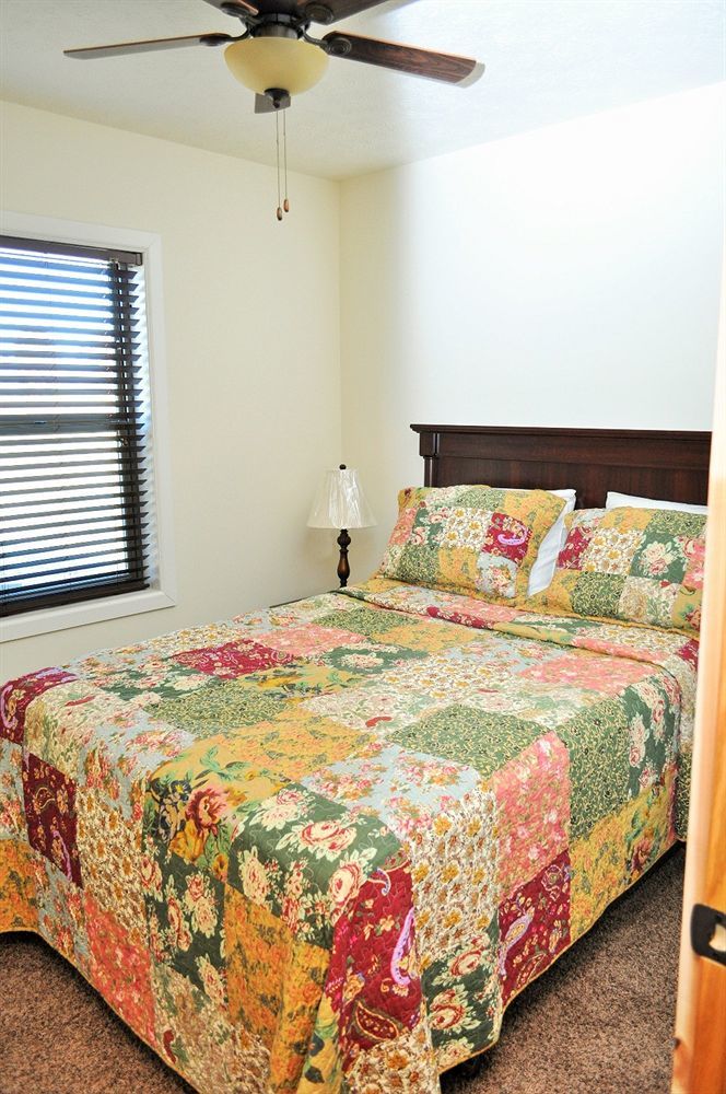 Отель Pleasant Grove Farm Llc Lyons Экстерьер фото