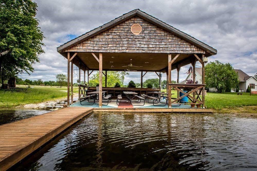 Отель Pleasant Grove Farm Llc Lyons Экстерьер фото